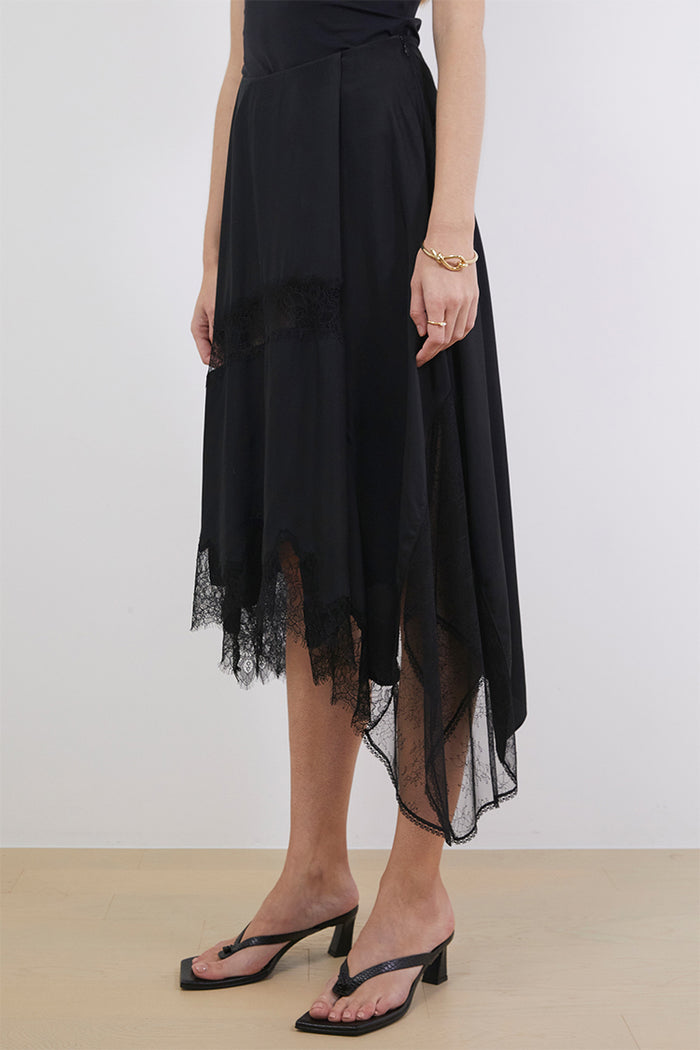 Goen.j Asymmetric Lace Trimmed Midi Skirt BLACK