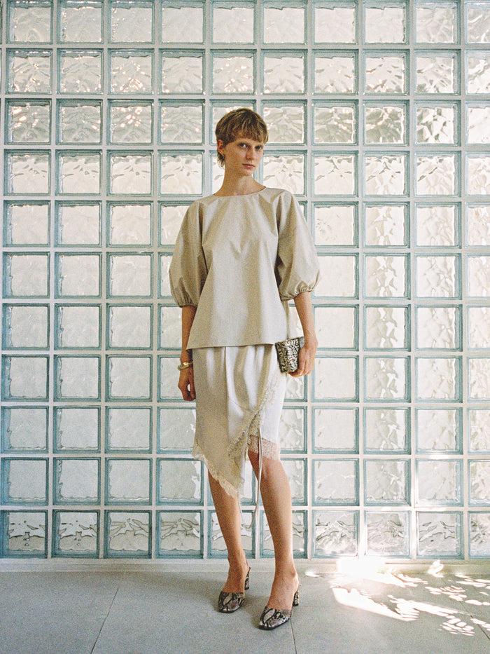 goen.j Balloon-Sleeve Top BEIGE