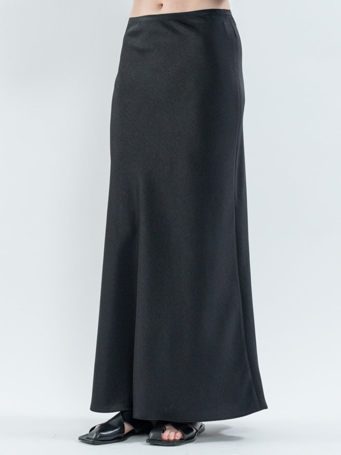 Goen.j Bias-Cut Flare Maxi Skirt BLACK