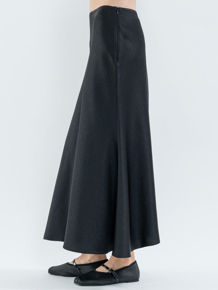Goen.j Bias-Cut Midi Flare Skirt BLACK