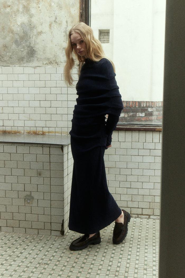 goen.j Cape-effect knitted dress NAVY