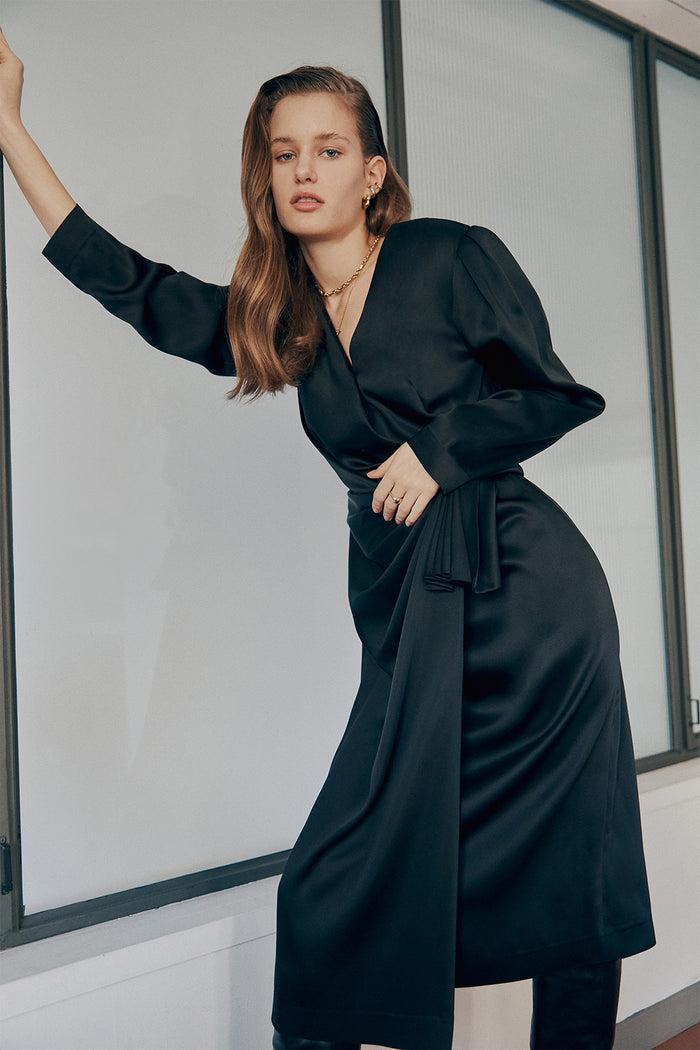 goen.j Crepe draped wrap satin dress CREAM