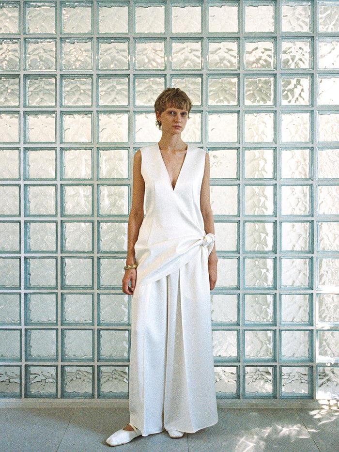 goen.j Draped V-Neck Sleeveless Top IVORY