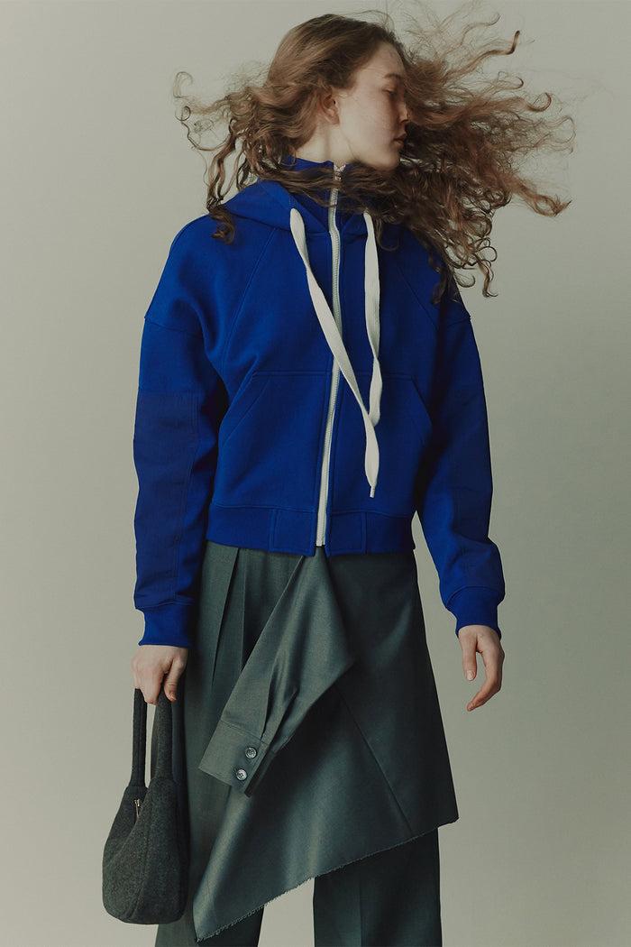 goen.j Hooded high-neck track jacket BLUE