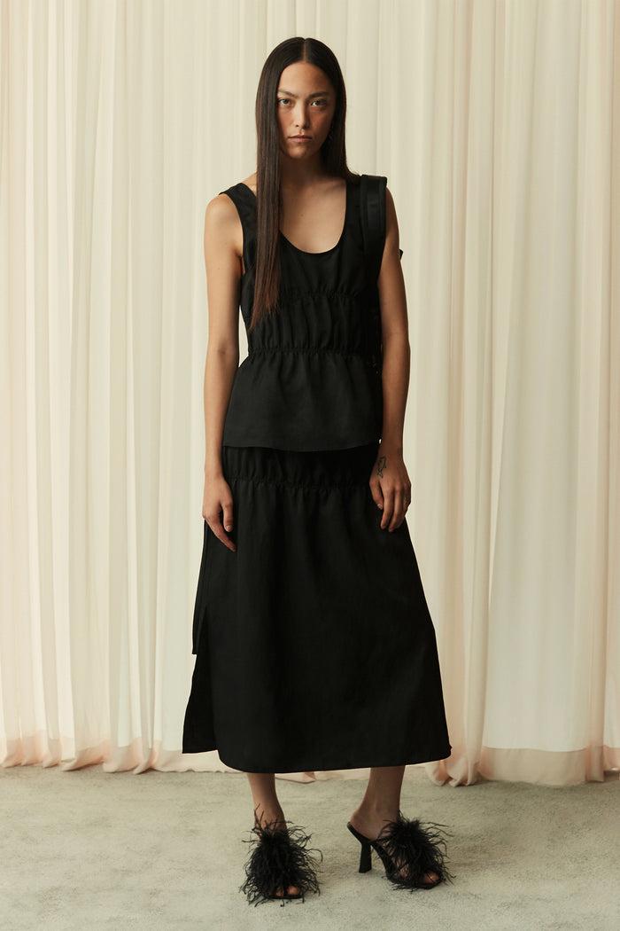 goen.j Lightweight ruched midi skirt BLACK