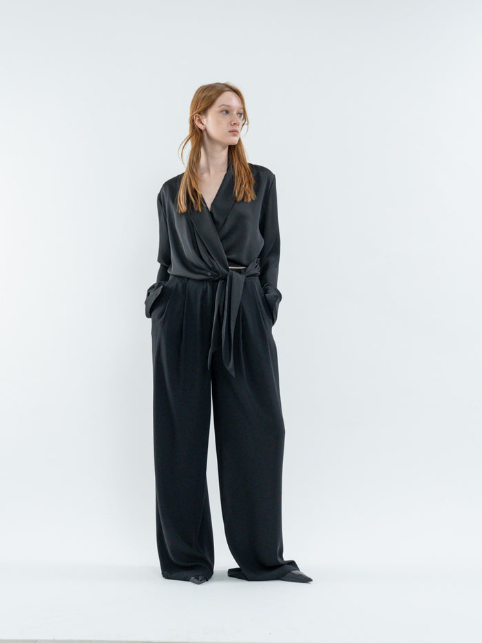 Goen.j Notched Lapel Tie-Waist Blouse BLACK