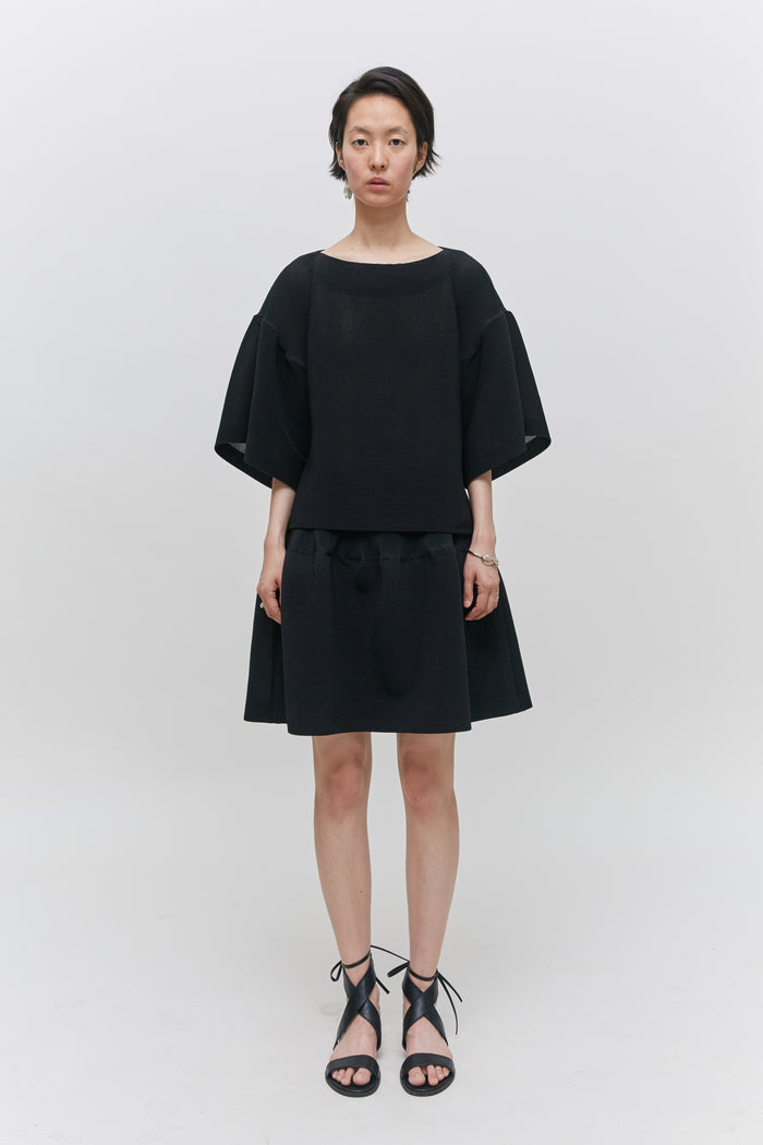 Goen.j Pleated Peplum Sleeved Top