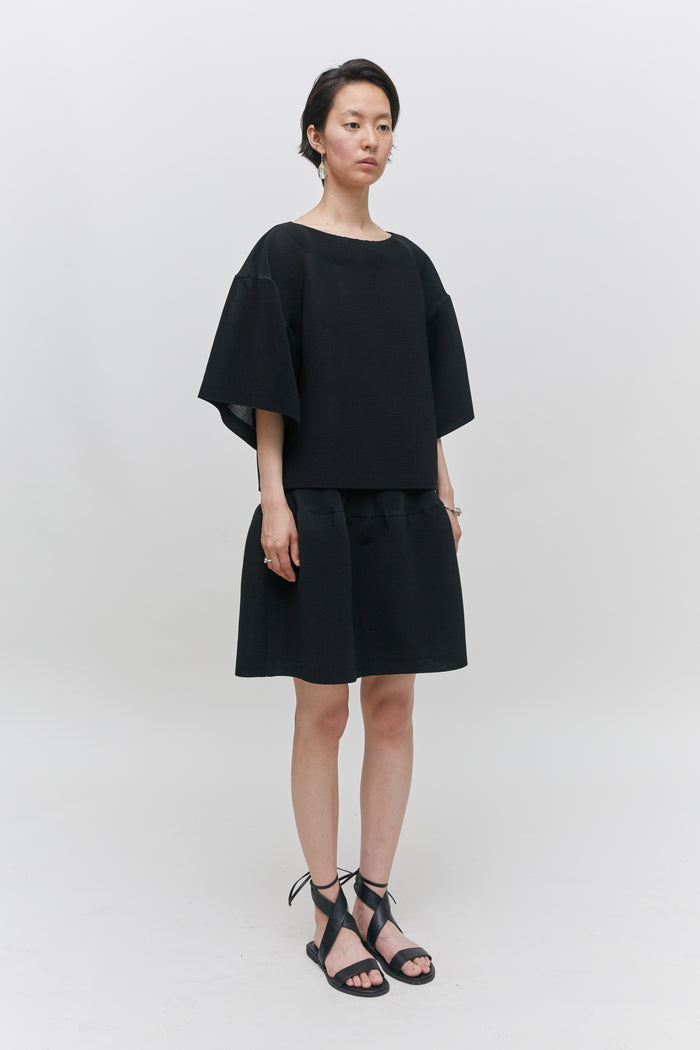 Goen.j Pleated Peplum Sleeved Top