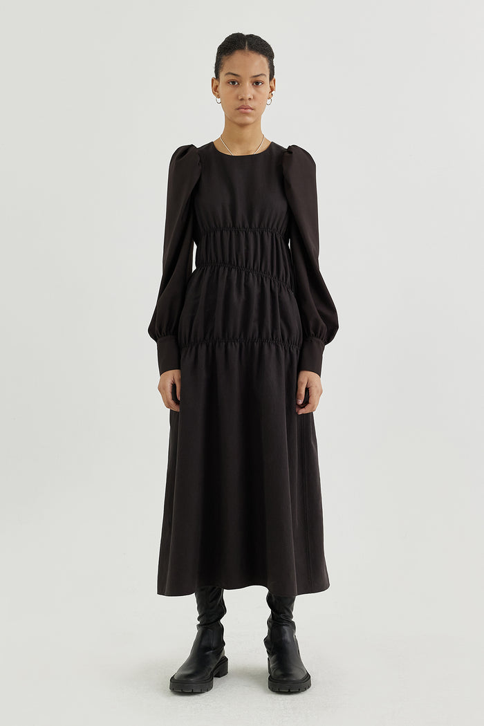 Goen.j Ruched Puffed-sleeve Midi Dress DARK BROWN