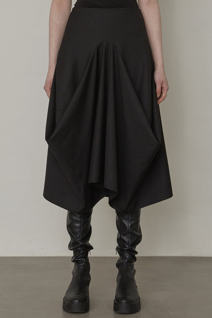 Goen.j Structured Draping Midi Skirt BLACK