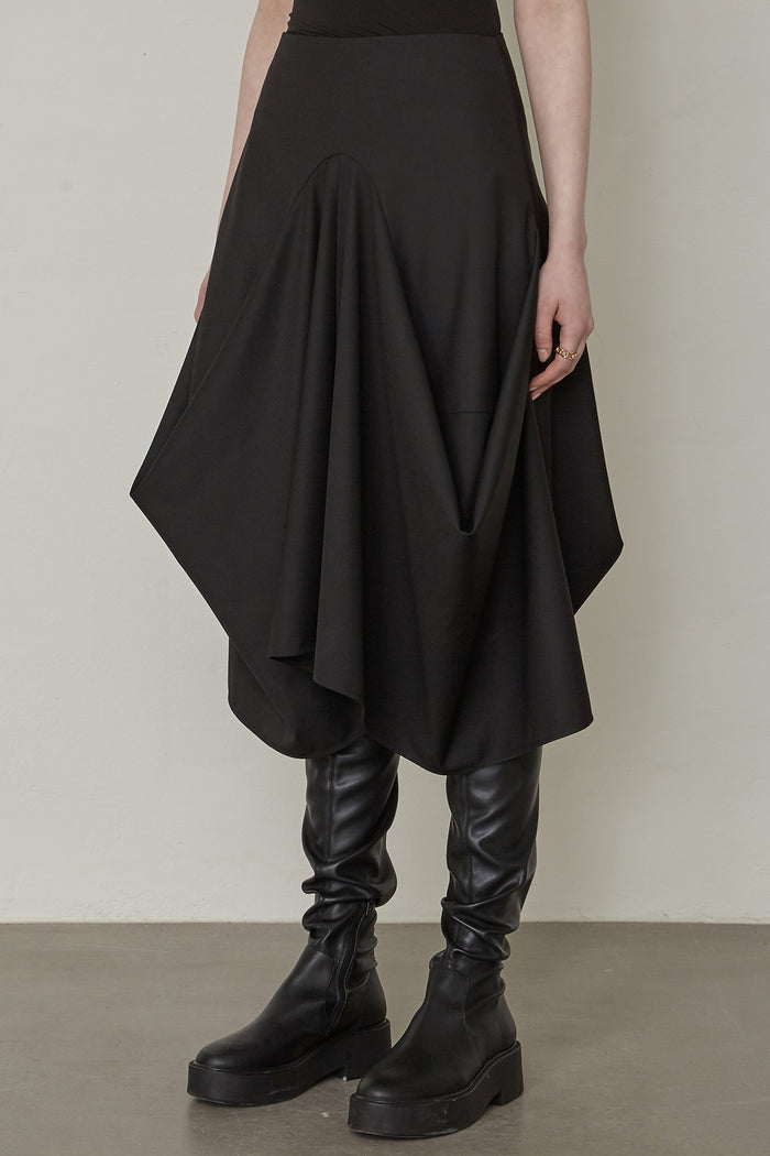 Goen.j Structured Draping Midi Skirt BLACK