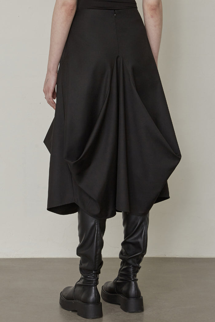 Goen.j Structured Draping Midi Skirt BLACK