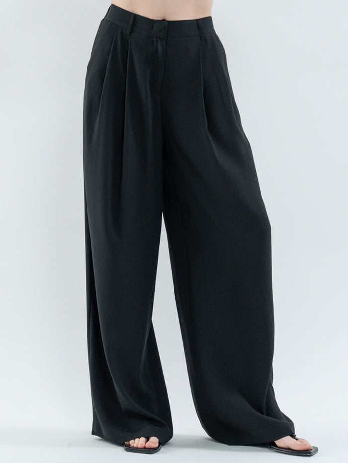 Goen.j Tuck Wide-Leg Trousers BLACK