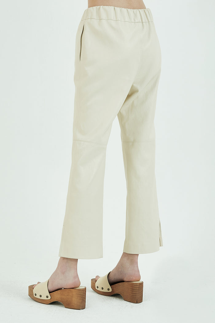 Goen.j Vegan-leather Cropped Pants BEIGE