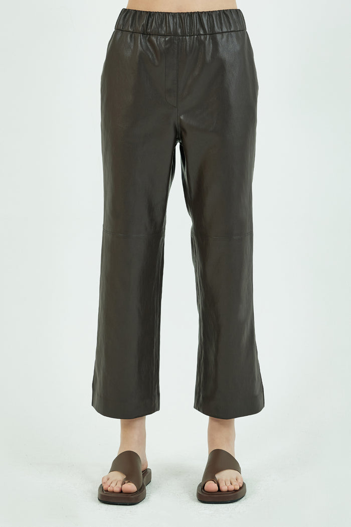 Goen.j Vegan-leather Cropped Pants BROWN