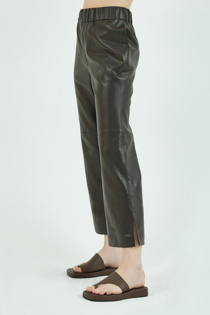 Goen.j Vegan-leather Cropped Pants BROWN