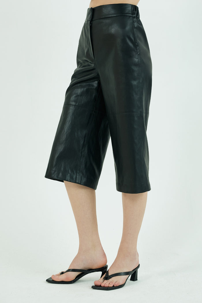Goen.j Vegan-leather Culottes BLACK