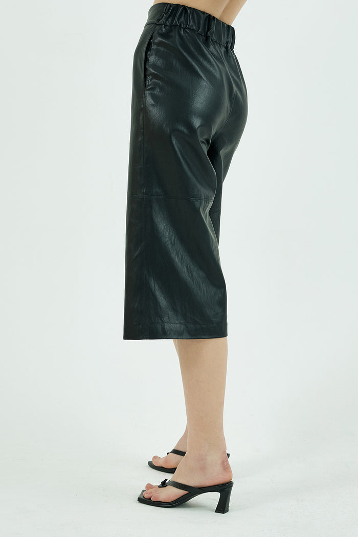 Goen.j Vegan-leather Culottes BLACK