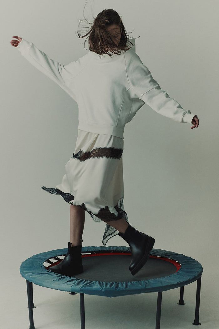 goen.j Hooded dress with an overlay of lace-trimmed charmeuse skirt IVORY