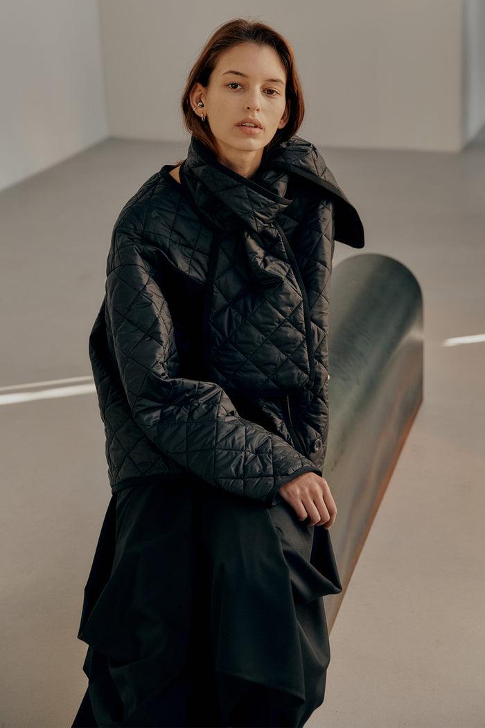 goen.j Insulated quilted oversized jacket with scarf set BLACK