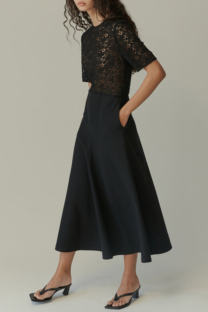 goen.j Macramé-panel lace cotton flare midi dress BLACK