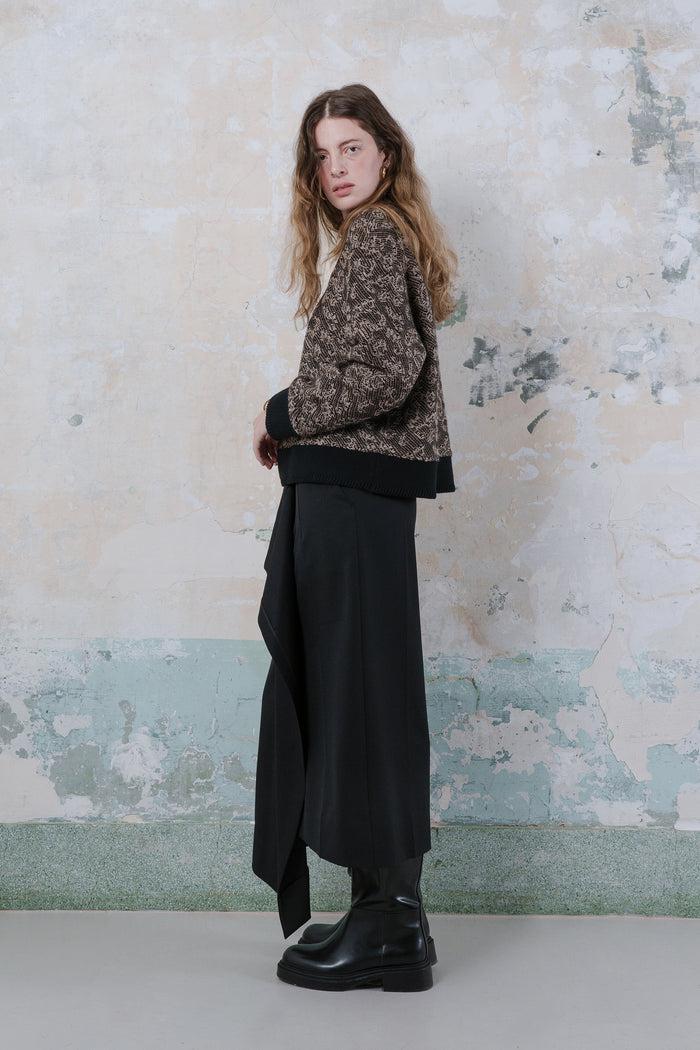 goen.j Trouser motif asymmetric draped front wool-blend midi skirt BLACK