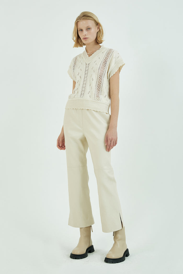 Goen.j V-neck Sleeveless Cropped Sweater Natural Beige NATURAL BEIGE
