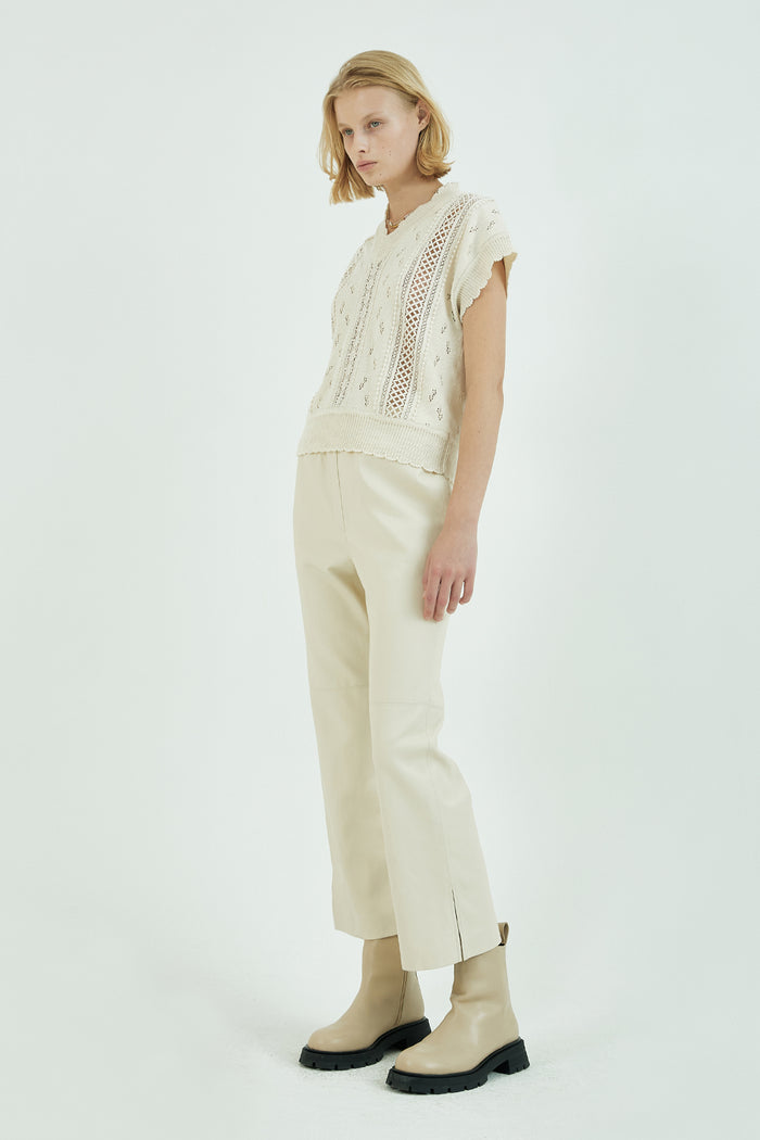 Goen.j V-neck Sleeveless Cropped Sweater Natural Beige NATURAL BEIGE