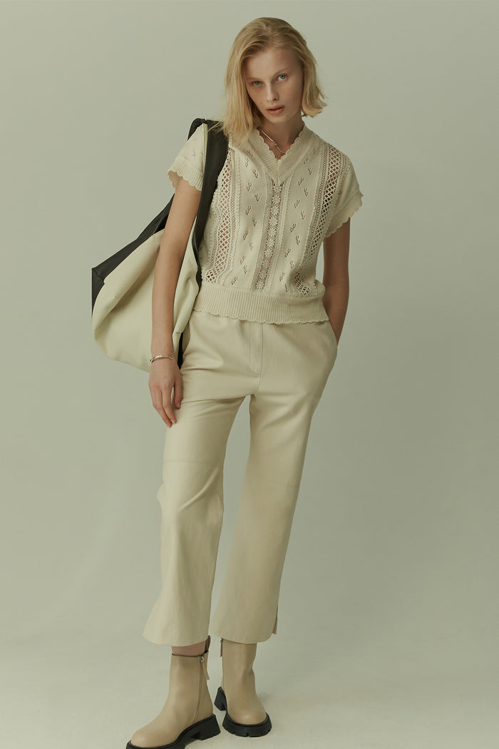 goen.j V-neck sleeveless cropped sweater Natural beige NATURAL BEIGE