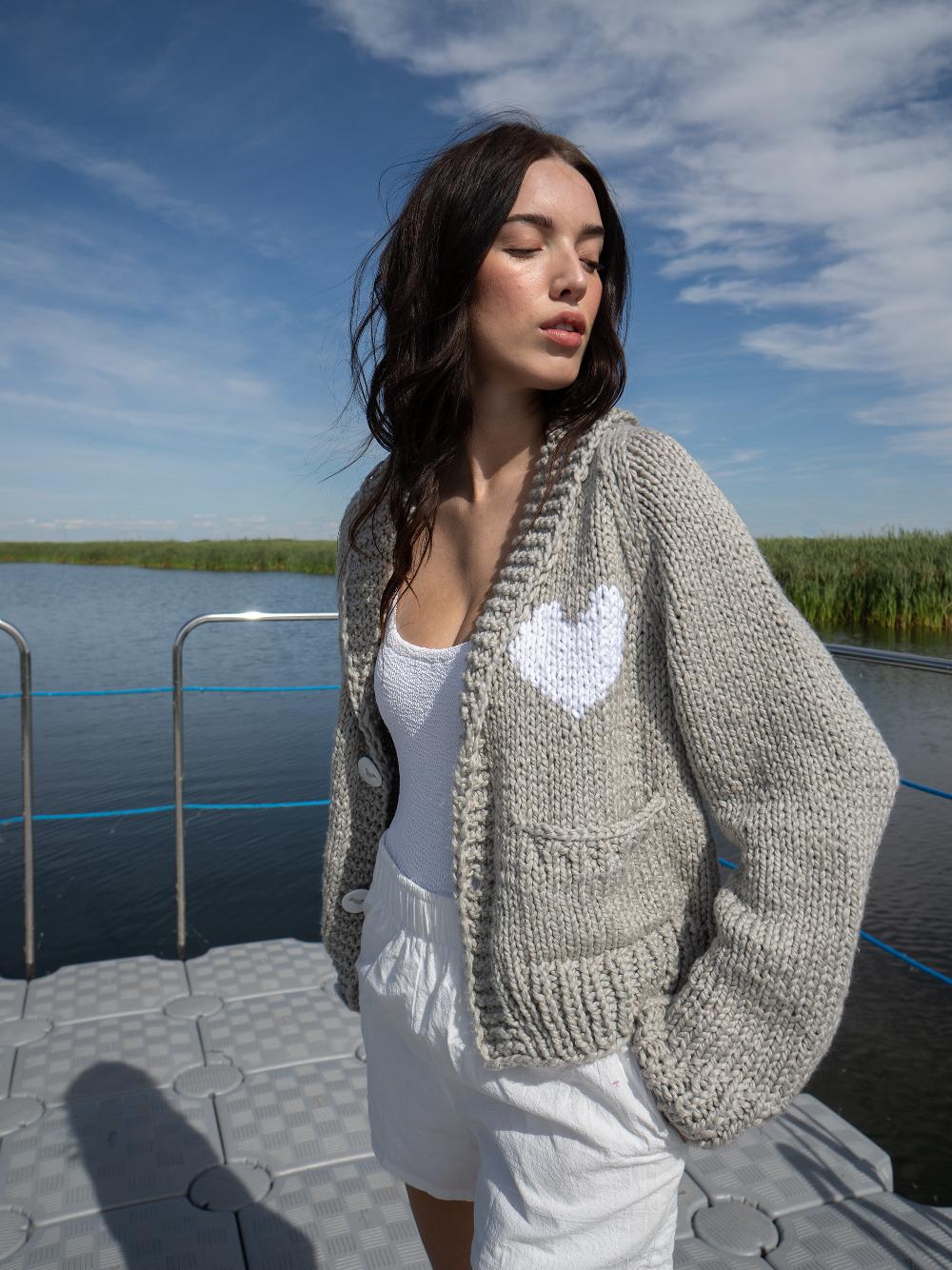 gogo Chunky Cotton Heart Cardi Stone / Cloud