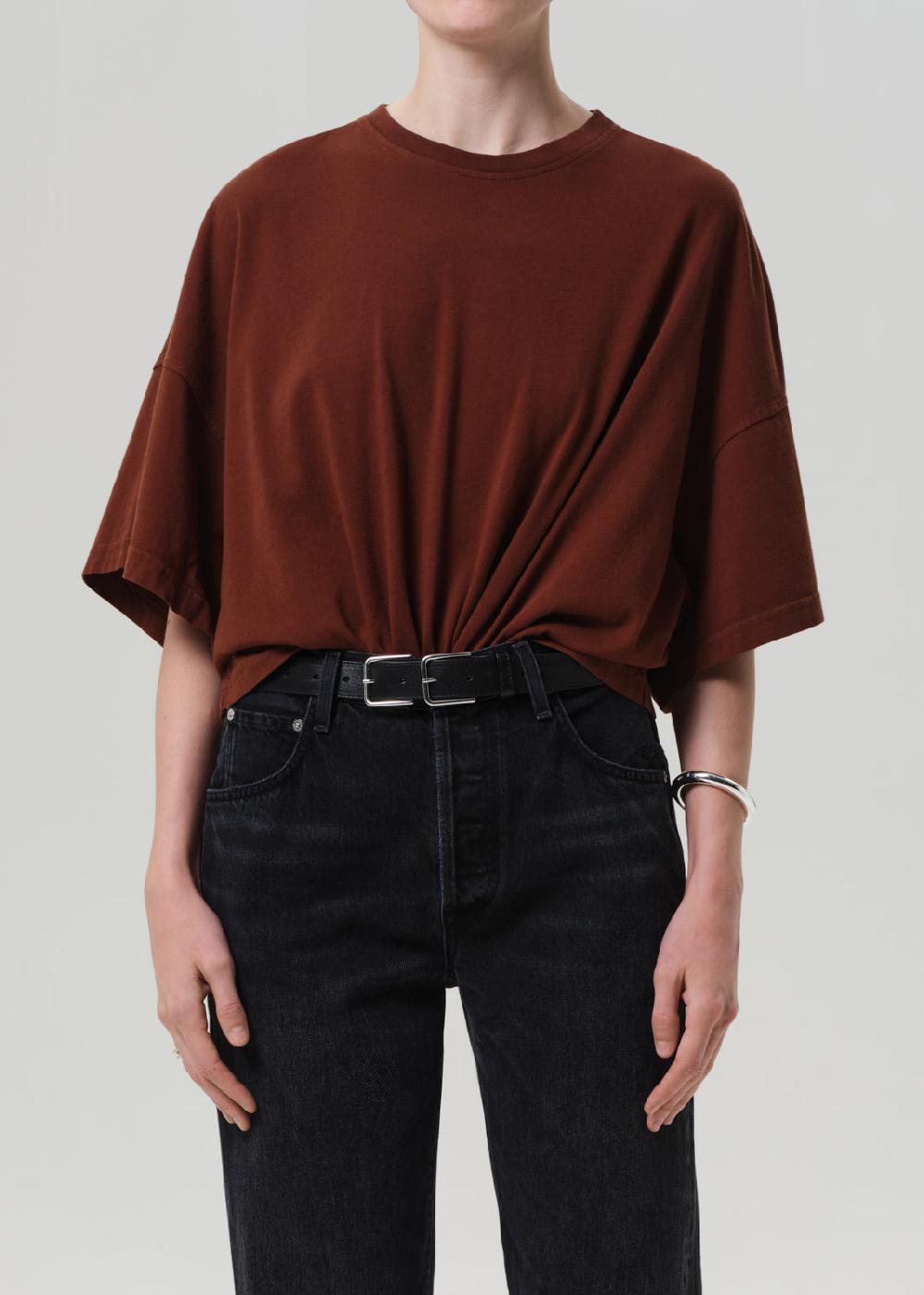 gold sign Cape Tee In Chai