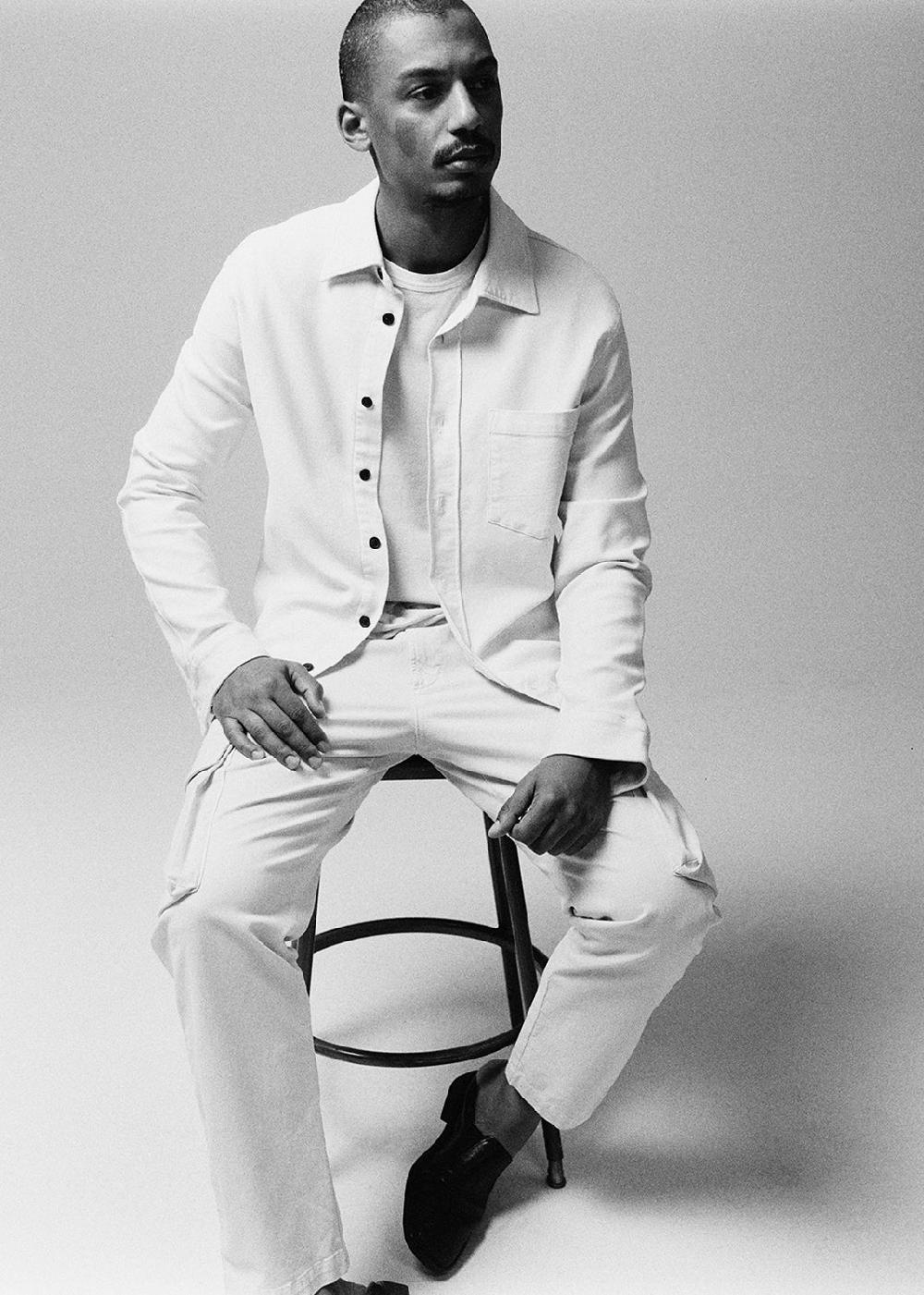 gold sign Dillon Cargo In Abalone