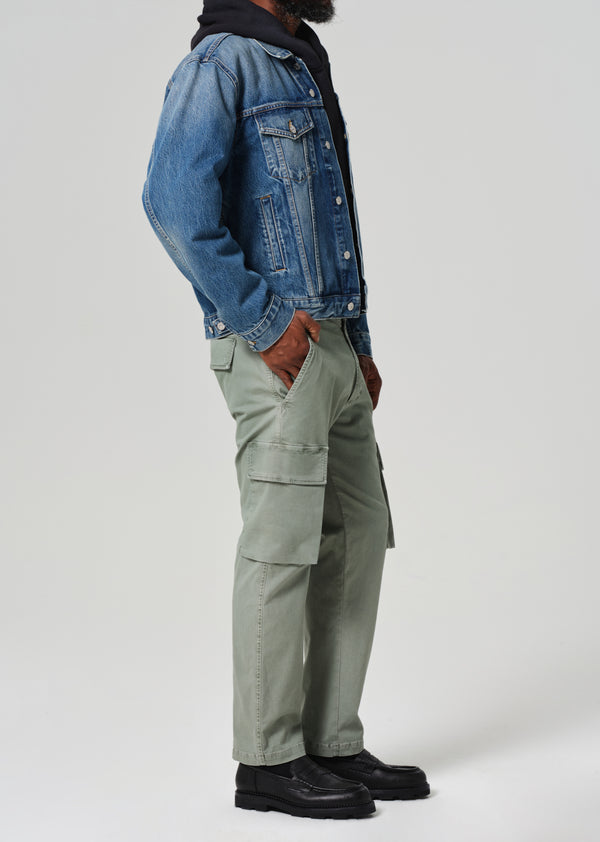 Gold Sign Dillon Cargo In Nova