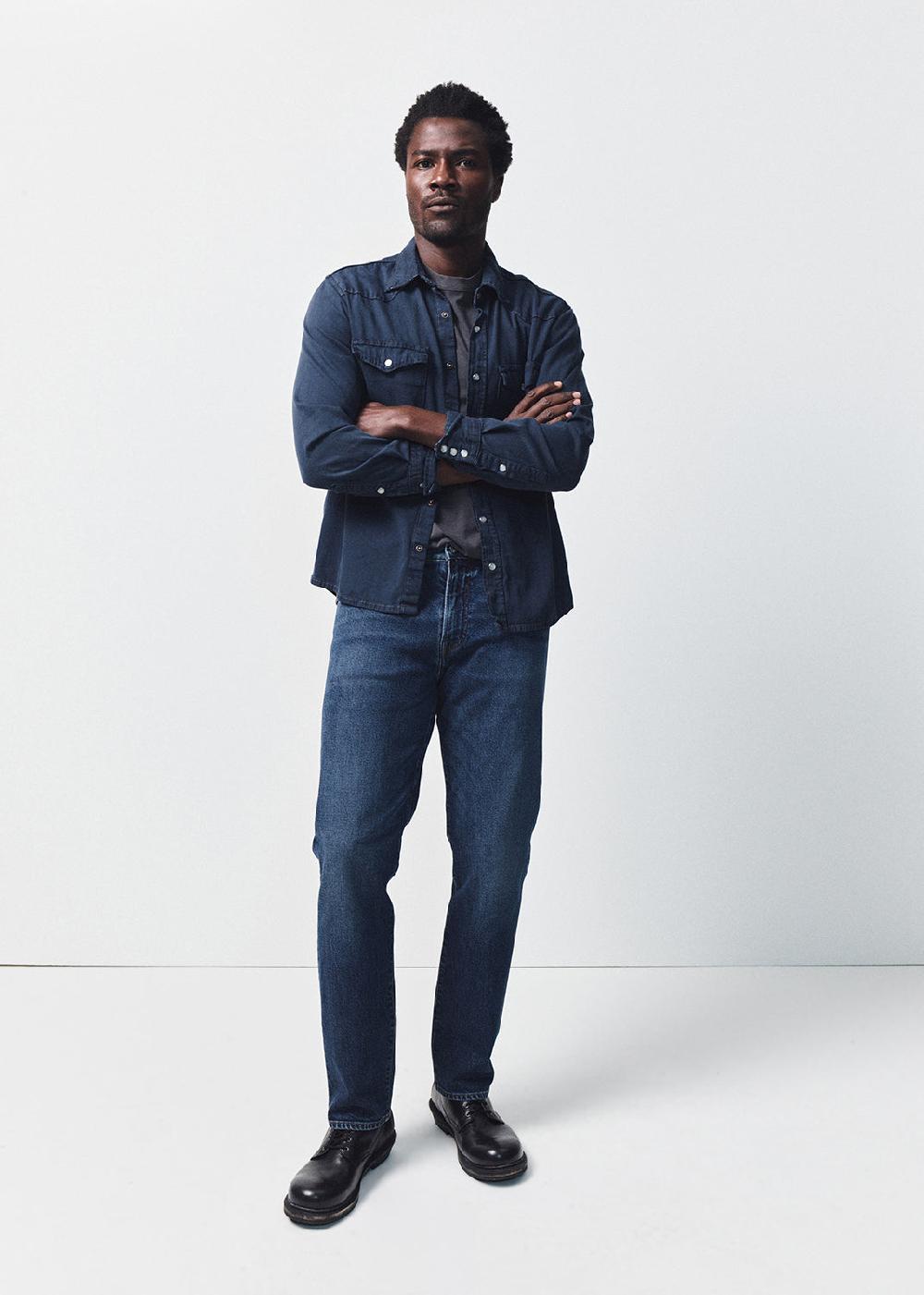 gold sign Elijah Straight Perform In Duke