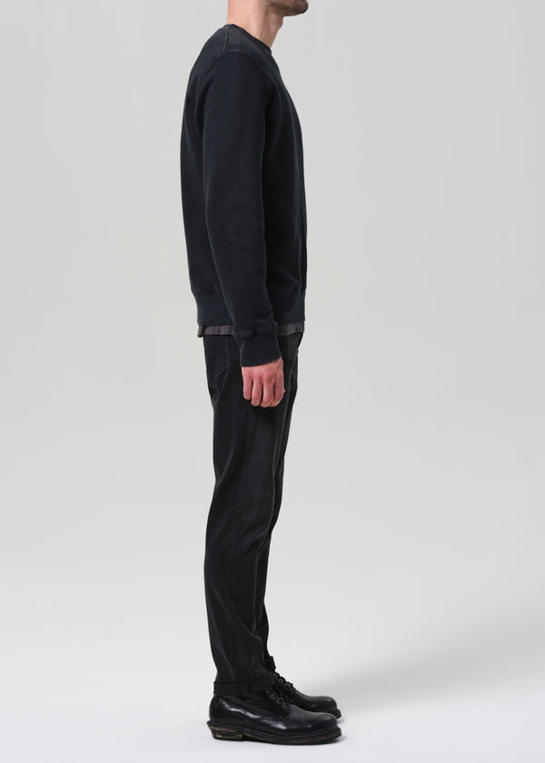 Gold Sign Gage Slim Straight Perform In Dark Storm