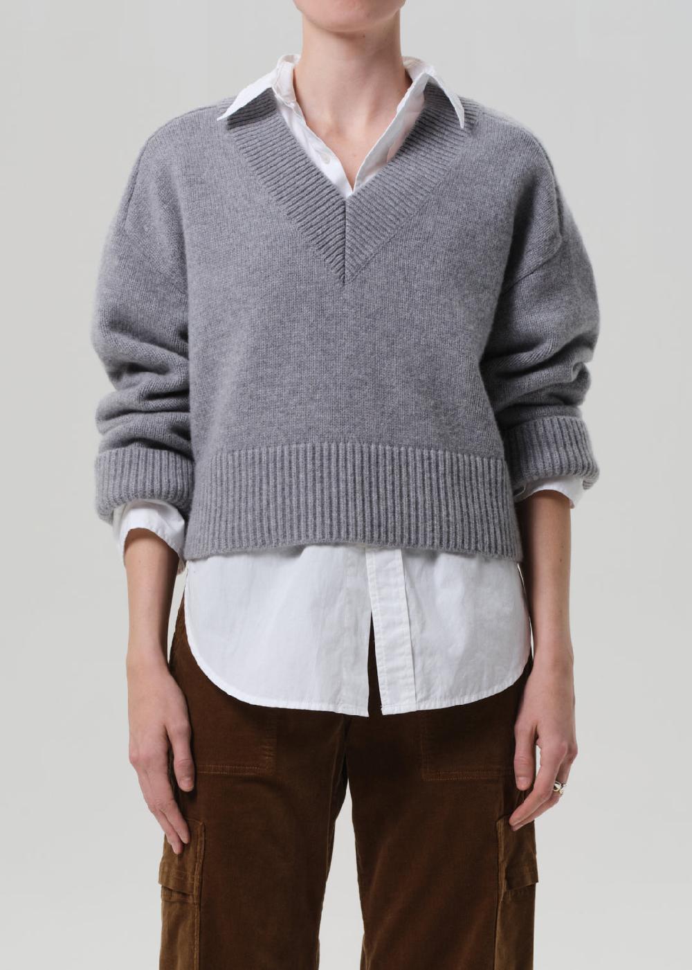 gold sign Gazette Puzzle V-Neck In Heather Grey