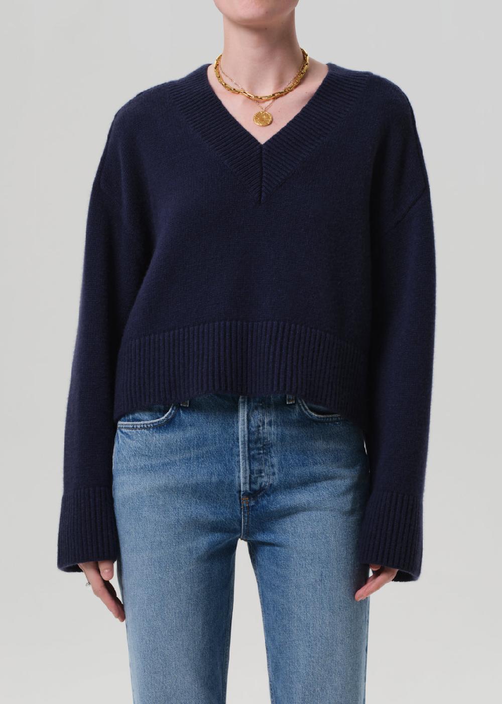 gold sign Gazette Puzzle V-Neck In Navy