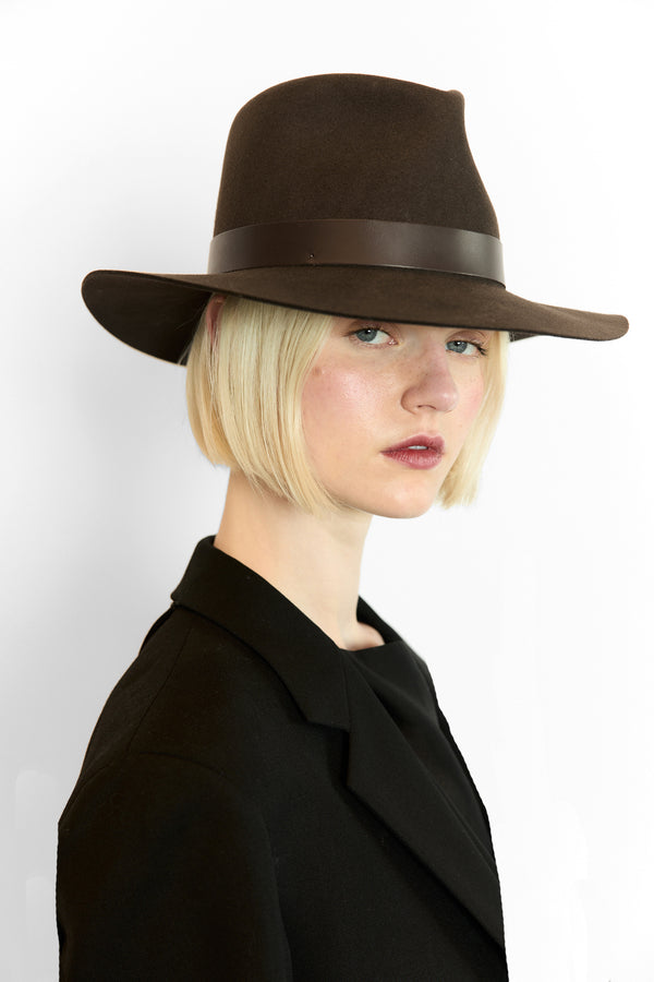 Gold Sign Janessa Leoné Ross Hat In Chocolate