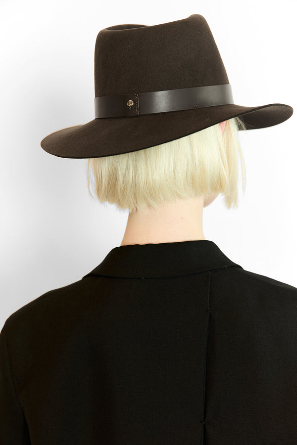 Gold Sign Janessa Leoné Ross Hat In Chocolate