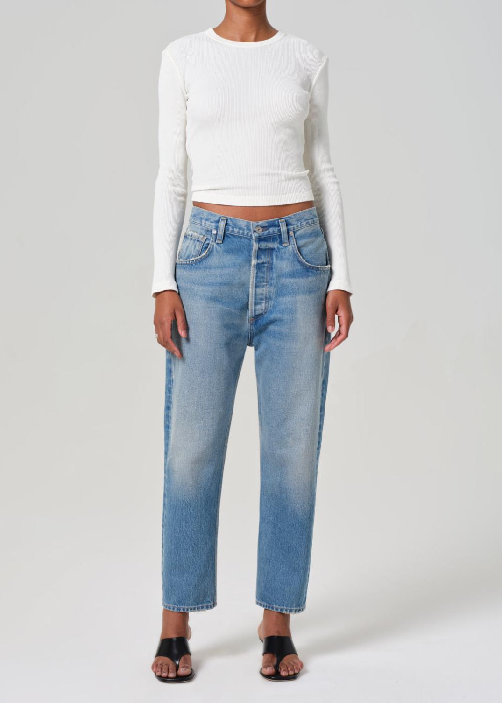 gold sign Natalia Jean In Chronicle