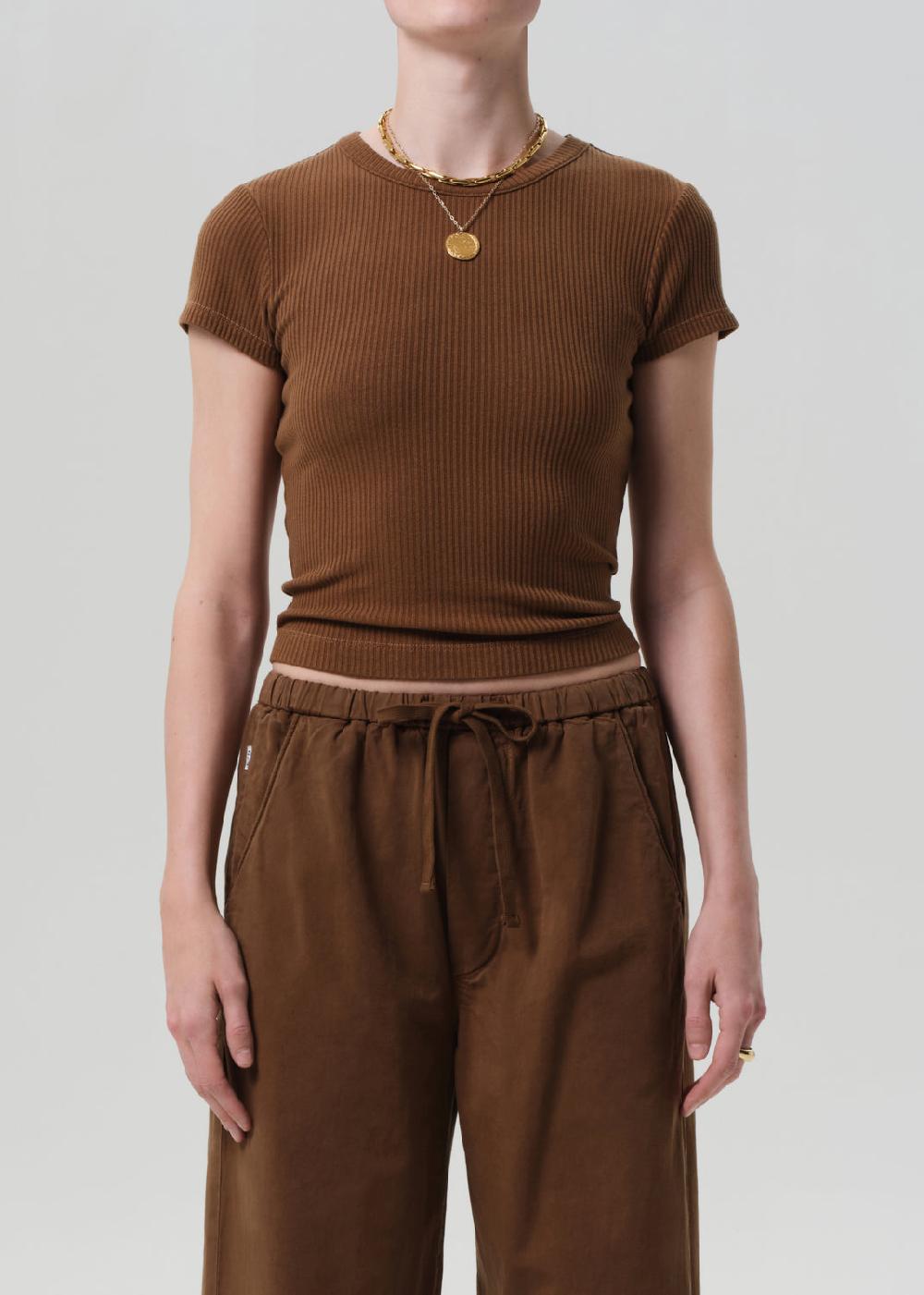 gold sign Nello Tee In Manuka