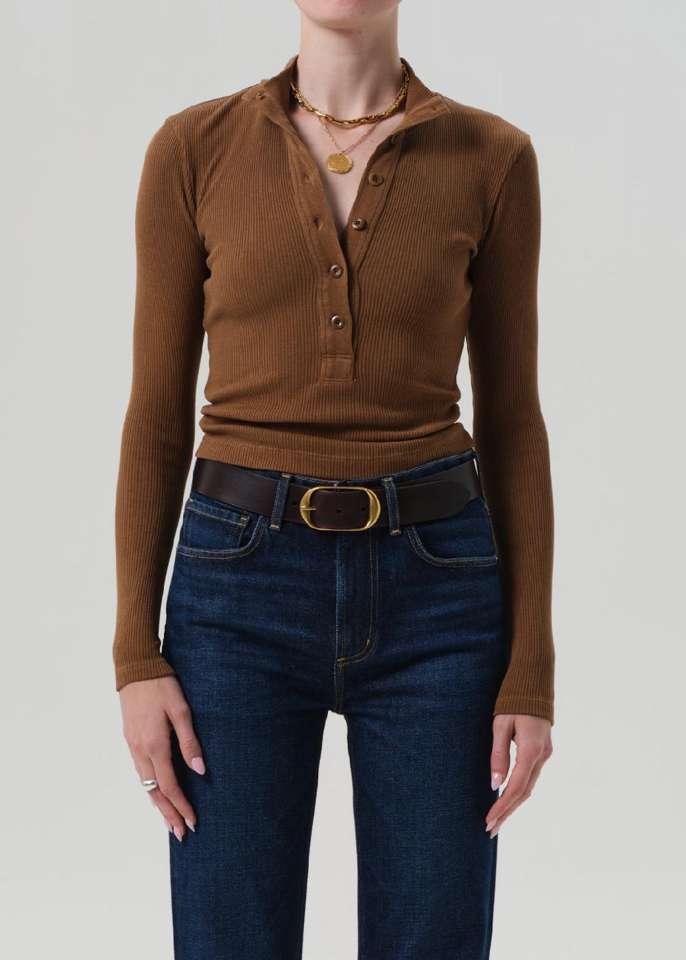 gold sign Sheena Henley In Manuka