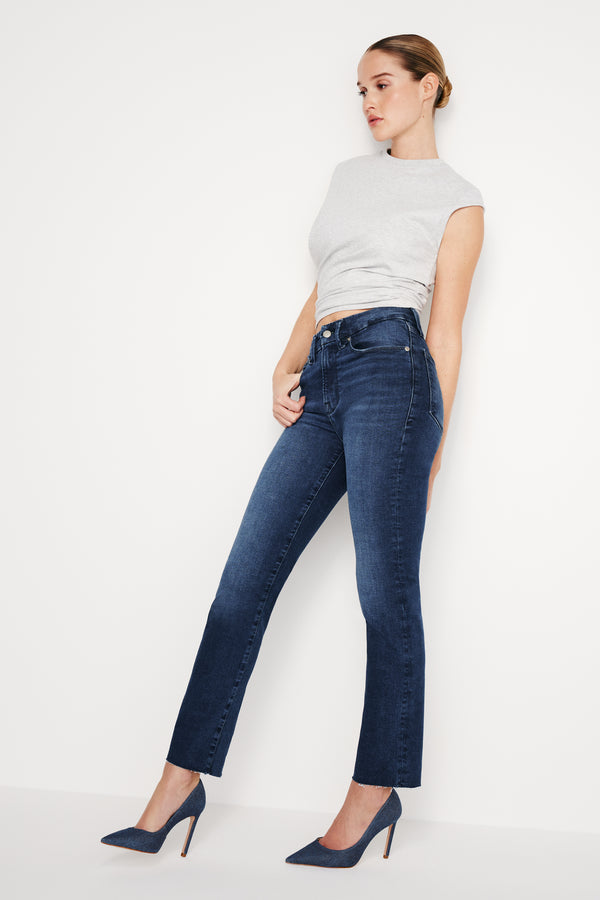 Good American ALWAYS FITS GOOD CLASSIC SLIM STRAIGHT JEANS