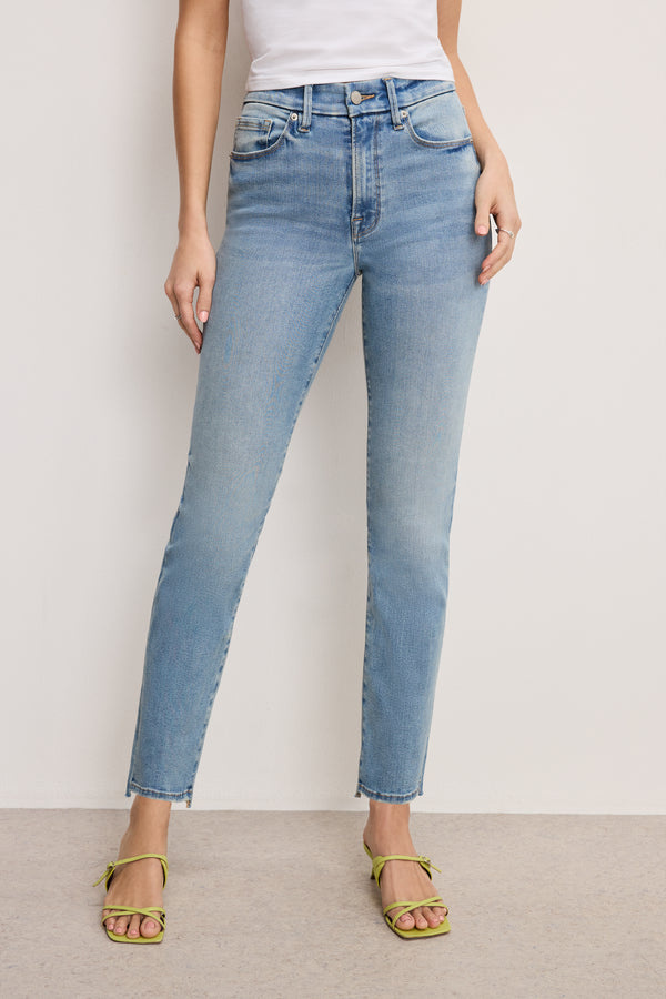 Good American ALWAYS FITS GOOD CLASSIC SLIM STRAIGHT JEANS