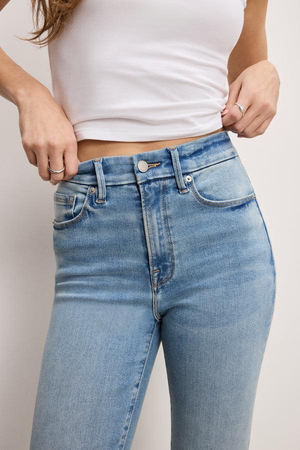 Good American ALWAYS FITS GOOD CLASSIC SLIM STRAIGHT JEANS