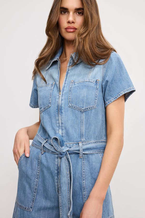 Good American FIT FOR SUCCESS LITE LINEN DENIM CROPPED JUMPSUIT
