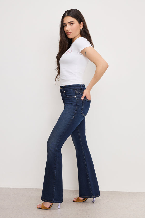 Good American DOLLY JOLEANS PETITE FLARE JEANS