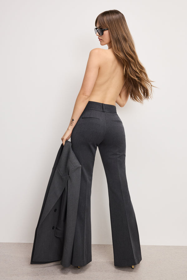 Good American ESSENTIAL SUITING FLARE TROUSERS