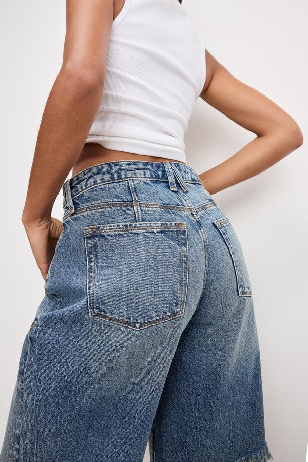 Good American GOOD EASE BERMUDA SHORTS