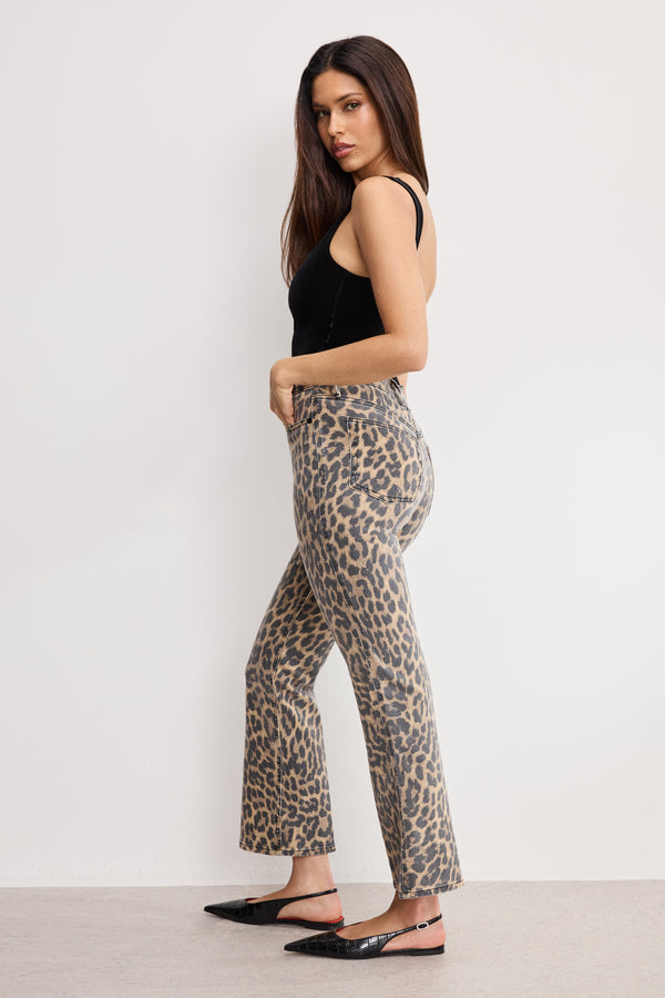 Good American GOOD KICK FLARE LEOPARD JEANS